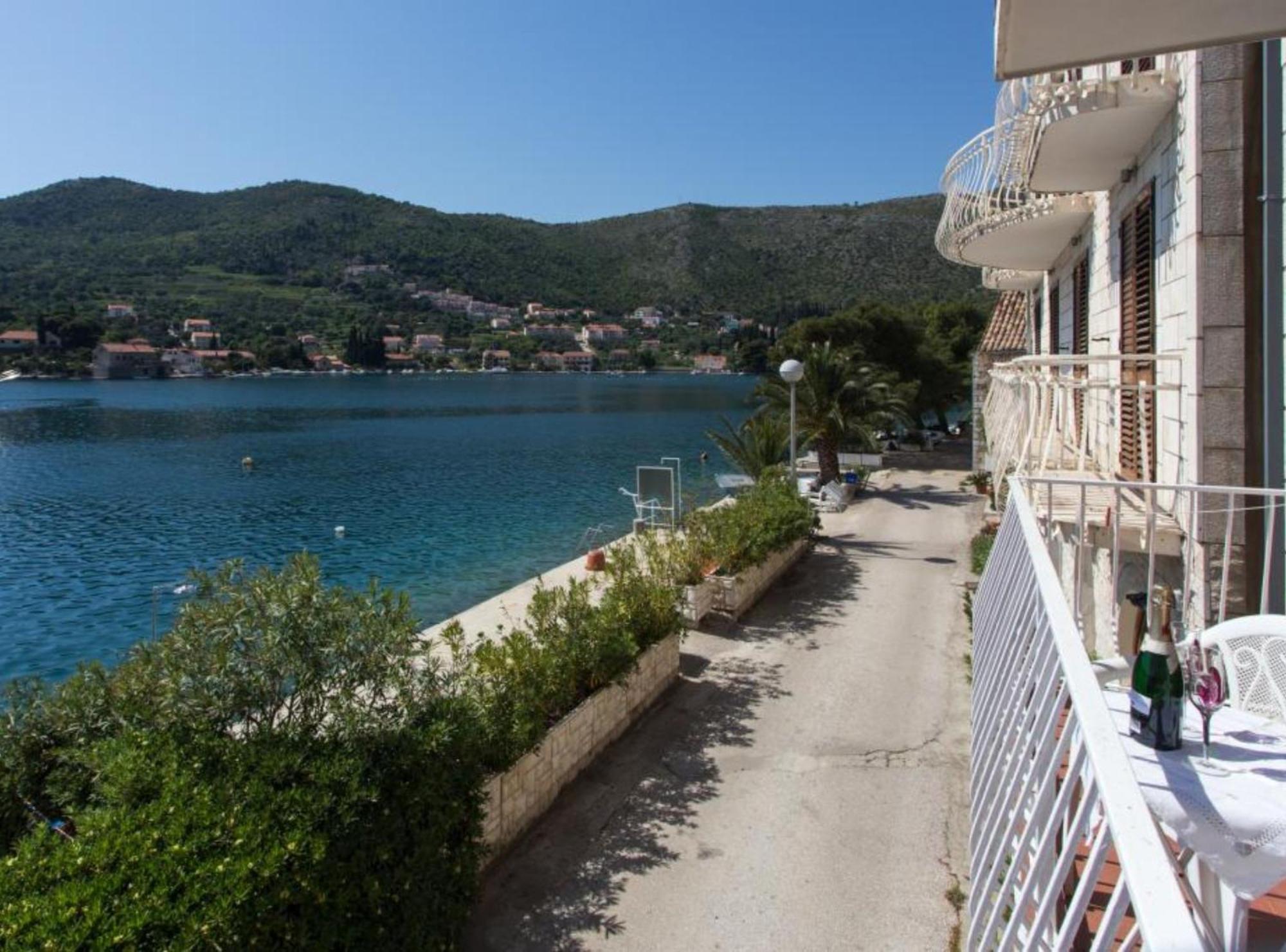 Villa Malfi Затон Экстерьер фото