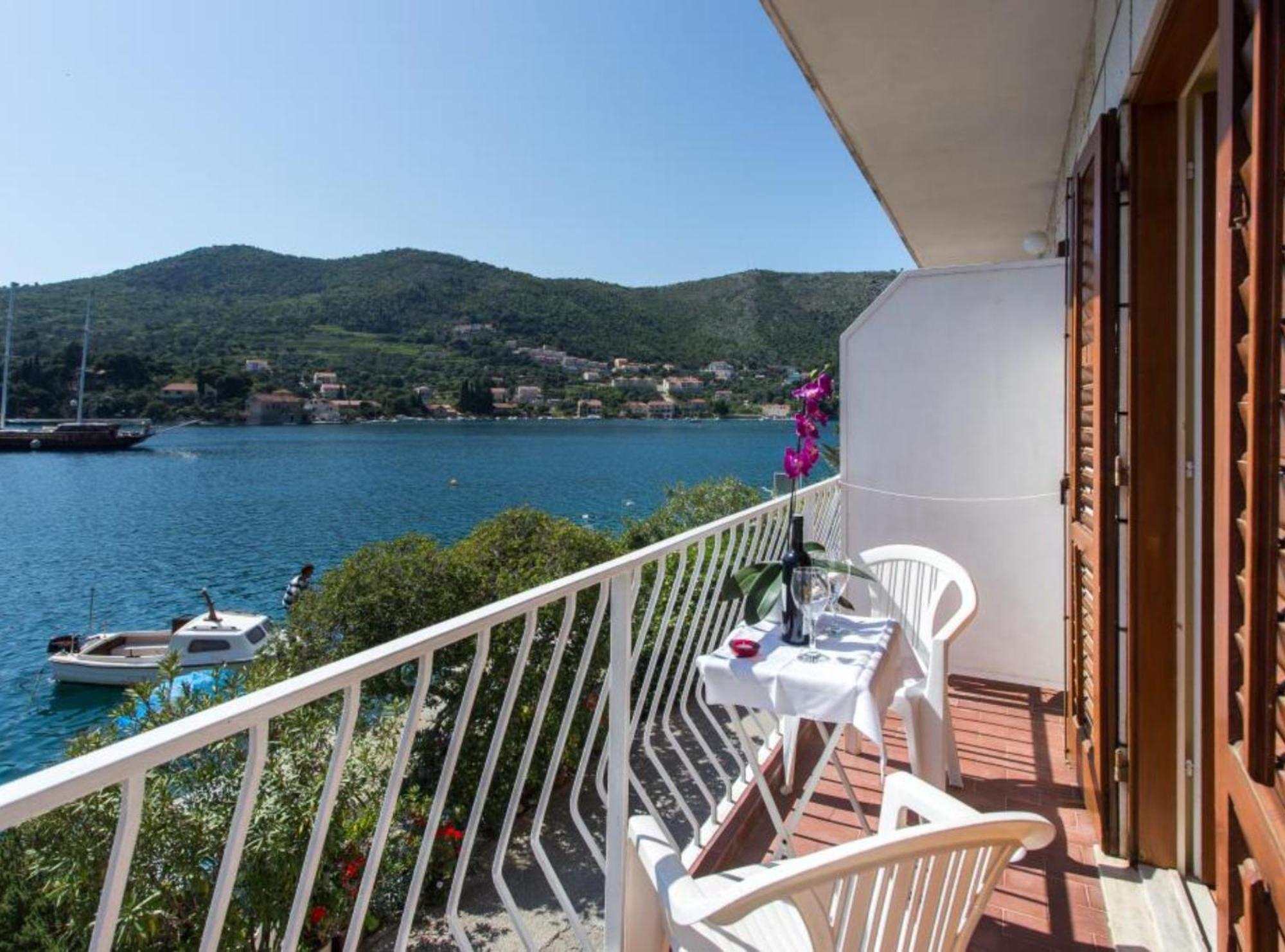 Villa Malfi Затон Экстерьер фото